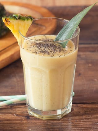 Ananas Kokos Smoothie mit Chia Samen