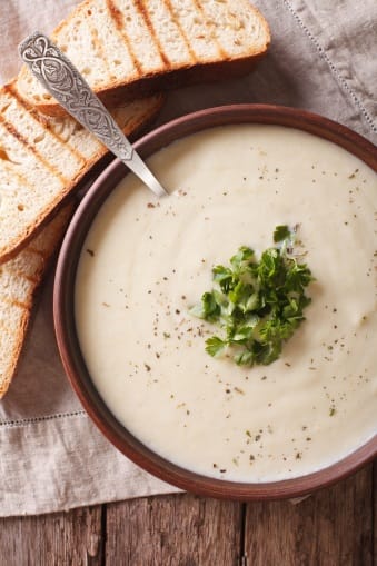 Karfiol-Birnen-Cremesuppe mit Kümmel und Zimt