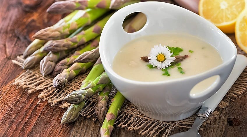 Spargelcremesuppe mit Cashewnüsse - Andsoy